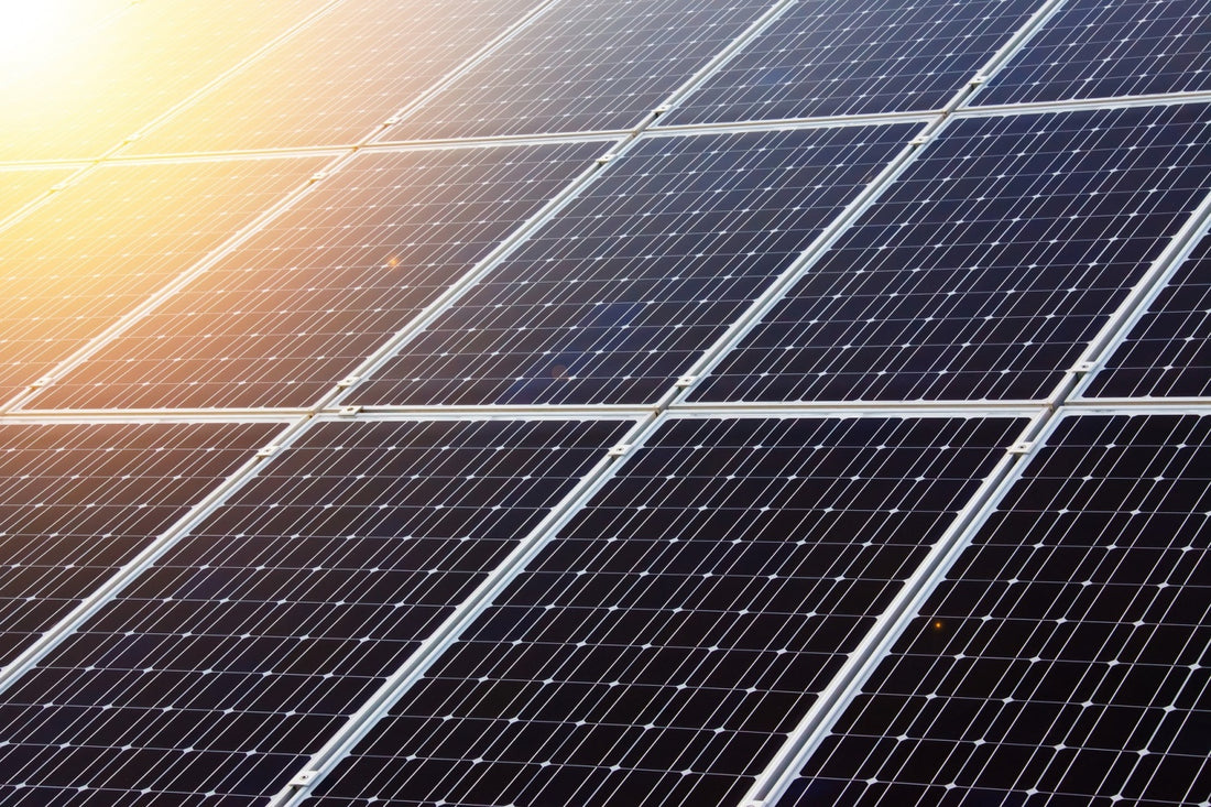 ¿Cuáles son los tres tipos de paneles solares?