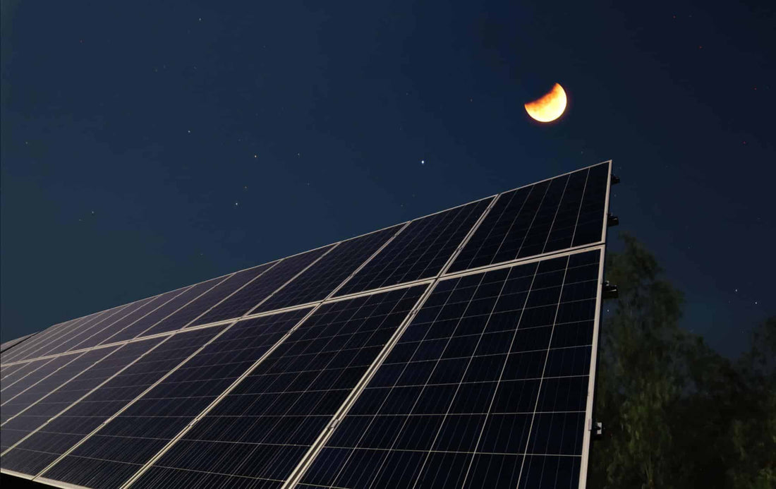 cuánto dura un panel solar en la noche