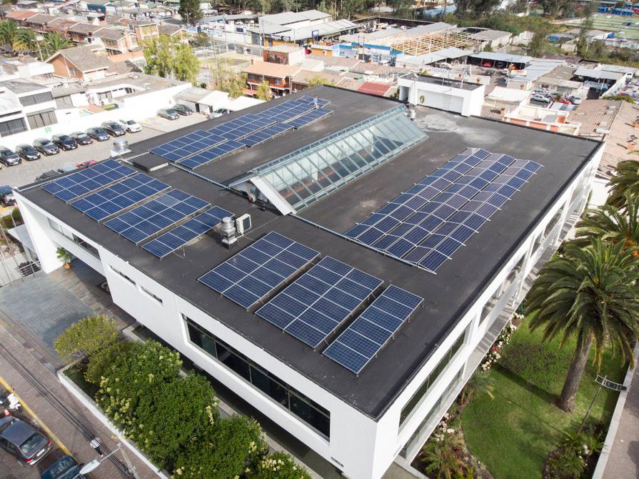 ¿Cuánto cuesta una placa solar industrial?