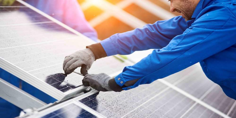 cuál es el costo de mantenimiento de los paneles solares