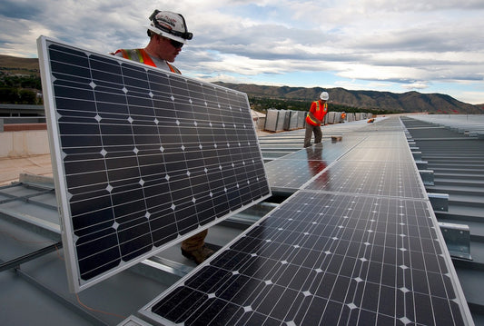 ¿Por qué invertir en una empresa de paneles solares?