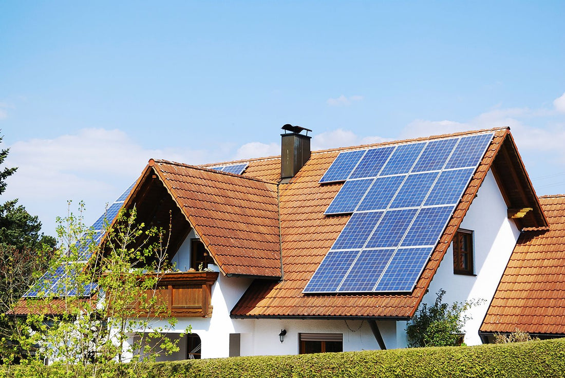 como funcionan los paneles solares en una casa